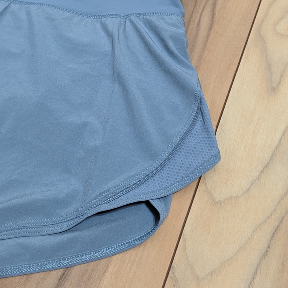 EUC! Lululemon Run Off Route Shorts In Light Blue Size 8 - Picture 3 of 14